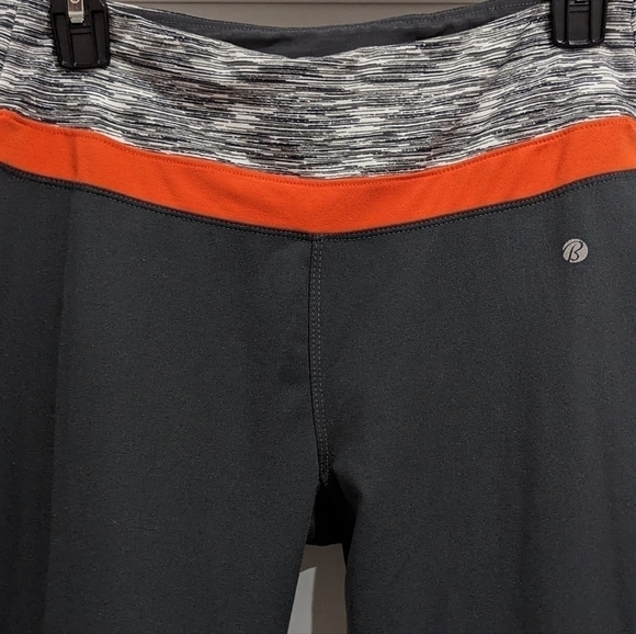 Bali workout yoga pants with flared legs, size medium - Picture 4 of 5